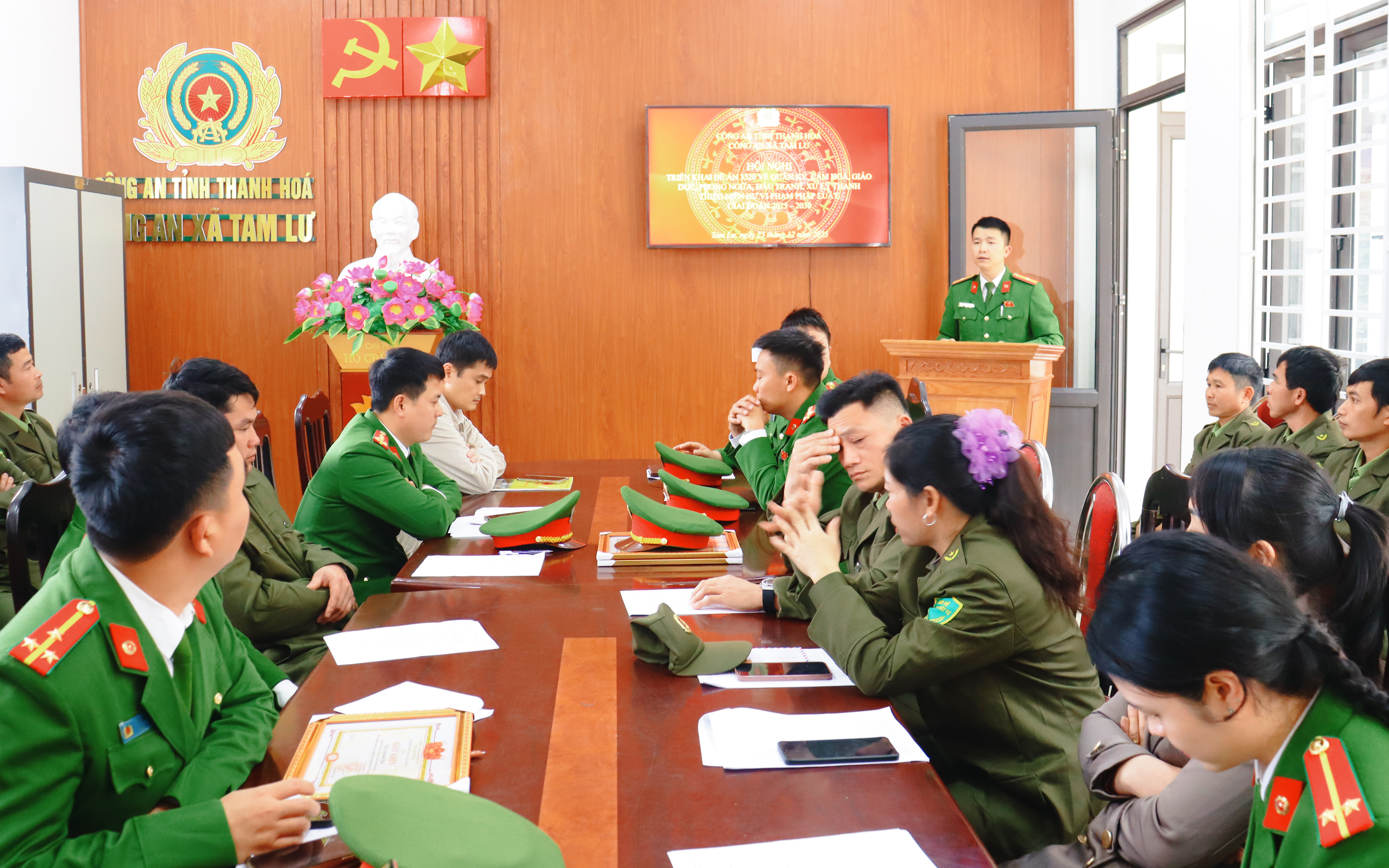 Anh-tin-bai